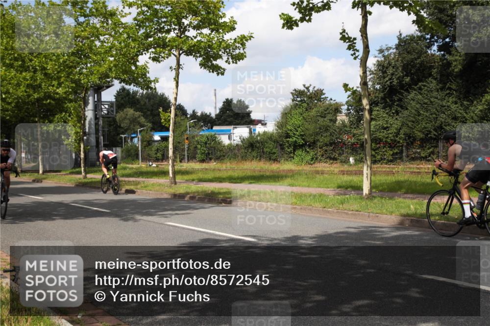 10.08.2025 - GEWOBA Citytriathlon Bremen Yannick Fuchs http://msf.ph/oto/8572545 10.08.2025 12:49:37 Radfahren 560, 637, 648, 666, 689, 702, 715, 774, 841, 856, 873, 888, 922 meine-sportfotos.de