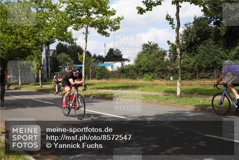 10.08.2025 - GEWOBA Citytriathlon Bremen Yannick Fuchs http://msf.ph/oto/8572547 10.08.2025 12:49:39 Radfahren 560, 637, 648, 666, 688, 689, 702, 715, 774, 841, 856, 873, 888, 922 meine-sportfotos.de