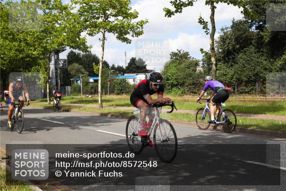 10.08.2025 - GEWOBA Citytriathlon Bremen Yannick Fuchs http://msf.ph/oto/8572548 10.08.2025 12:49:39 Radfahren 560, 637, 648, 666, 688, 689, 702, 715, 774, 841, 856, 873, 888, 922 meine-sportfotos.de