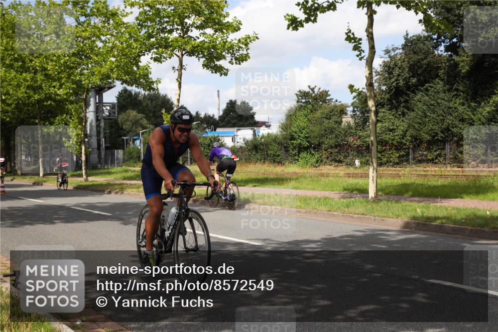 10.08.2025 - GEWOBA Citytriathlon Bremen Yannick Fuchs http://msf.ph/oto/8572549 10.08.2025 12:49:40 Radfahren 560, 637, 648, 666, 688, 689, 692, 702, 715, 774, 841, 856, 873, 888, 922 meine-sportfotos.de