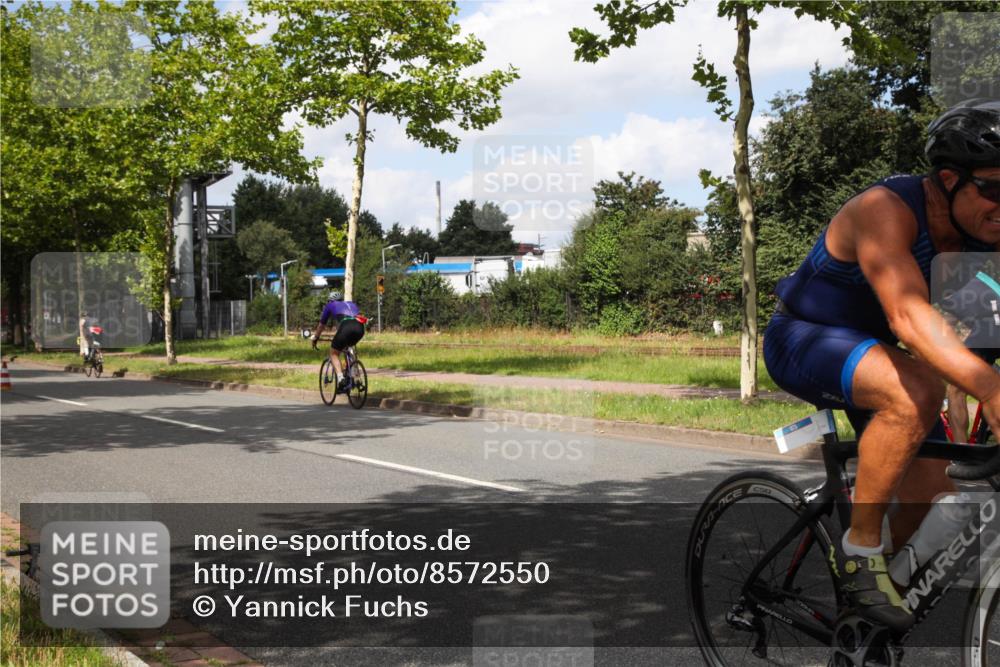 10.08.2025 - GEWOBA Citytriathlon Bremen Yannick Fuchs http://msf.ph/oto/8572550 10.08.2025 12:49:40 Radfahren 560, 637, 648, 666, 688, 689, 692, 702, 715, 774, 841, 856, 873, 888, 922 meine-sportfotos.de
