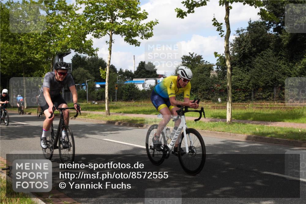 10.08.2025 - GEWOBA Citytriathlon Bremen Yannick Fuchs http://msf.ph/oto/8572555 10.08.2025 12:49:46 Radfahren 552, 637, 648, 666, 688, 689, 692, 715, 741, 856, 873, 922 meine-sportfotos.de