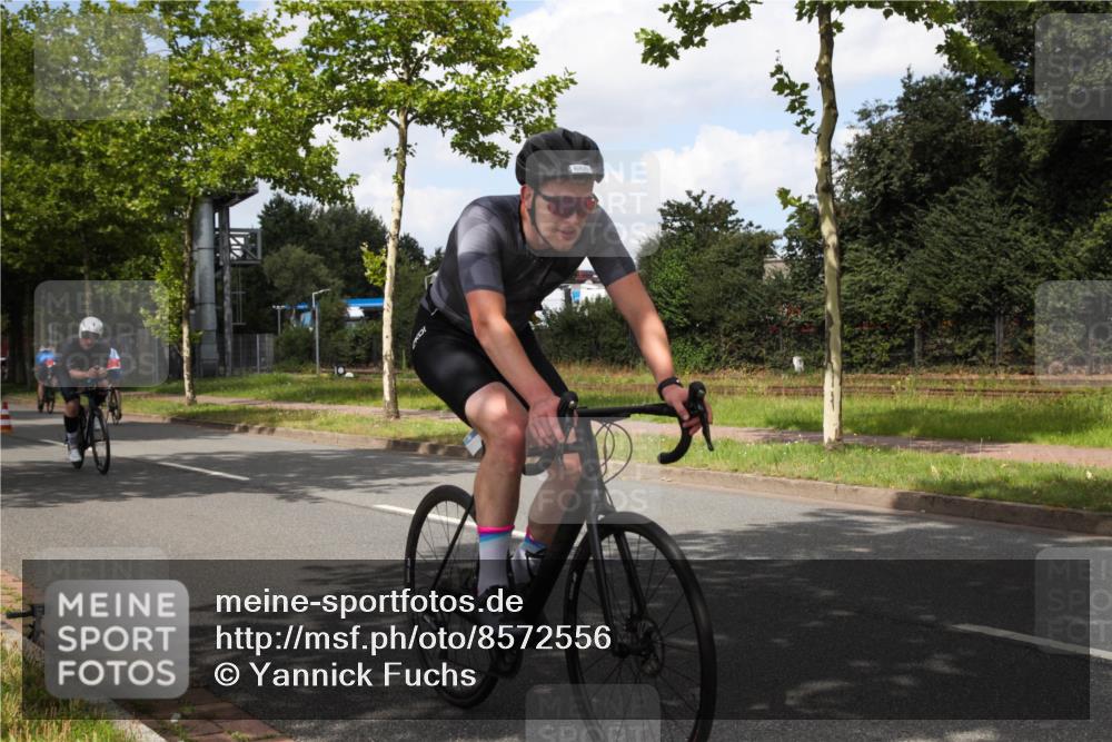 10.08.2025 - GEWOBA Citytriathlon Bremen Yannick Fuchs http://msf.ph/oto/8572556 10.08.2025 12:49:46 Radfahren 552, 637, 648, 666, 688, 689, 692, 715, 741, 856, 873, 922 meine-sportfotos.de