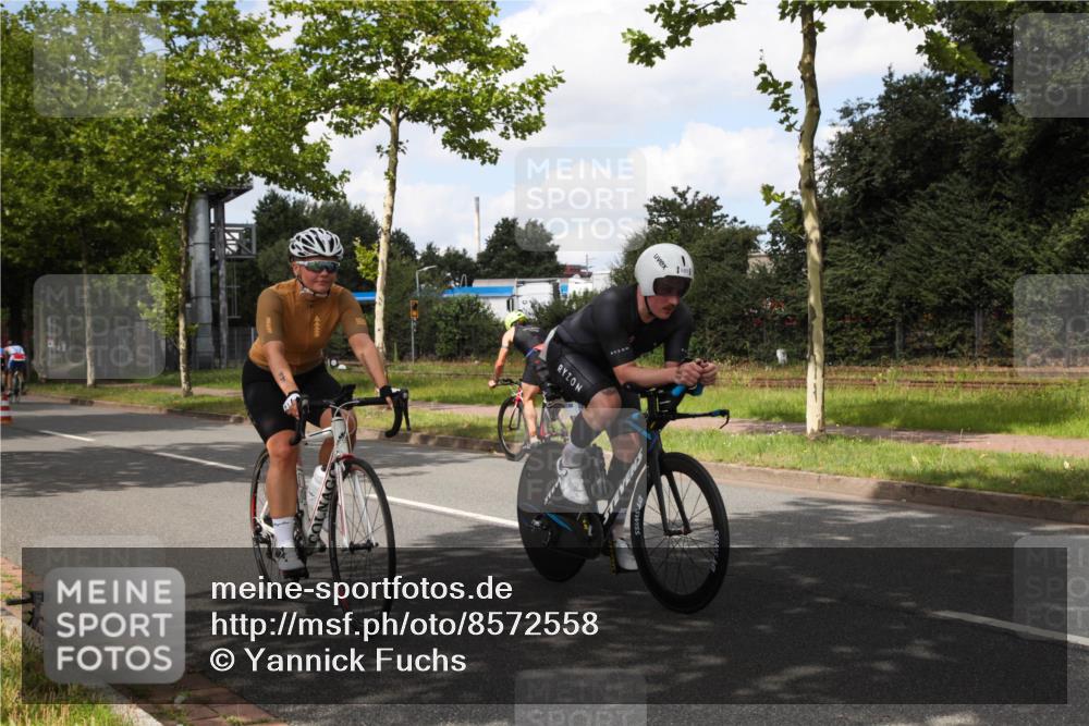 10.08.2025 - GEWOBA Citytriathlon Bremen Yannick Fuchs http://msf.ph/oto/8572558 10.08.2025 12:49:47 Radfahren 552, 637, 648, 666, 688, 689, 692, 715, 741, 856, 873, 922 meine-sportfotos.de