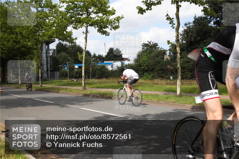 10.08.2025 - GEWOBA Citytriathlon Bremen Yannick Fuchs http://msf.ph/oto/8572561 10.08.2025 12:49:49 Radfahren 552, 637, 648, 666, 688, 689, 692, 715, 741, 856, 873, 922, 959 meine-sportfotos.de