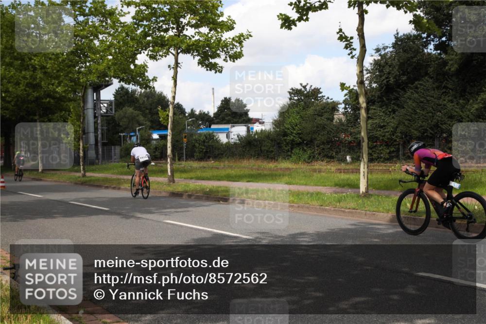 10.08.2025 - GEWOBA Citytriathlon Bremen Yannick Fuchs http://msf.ph/oto/8572562 10.08.2025 12:49:49 Radfahren 552, 637, 648, 666, 688, 689, 692, 715, 741, 856, 873, 922, 959 meine-sportfotos.de