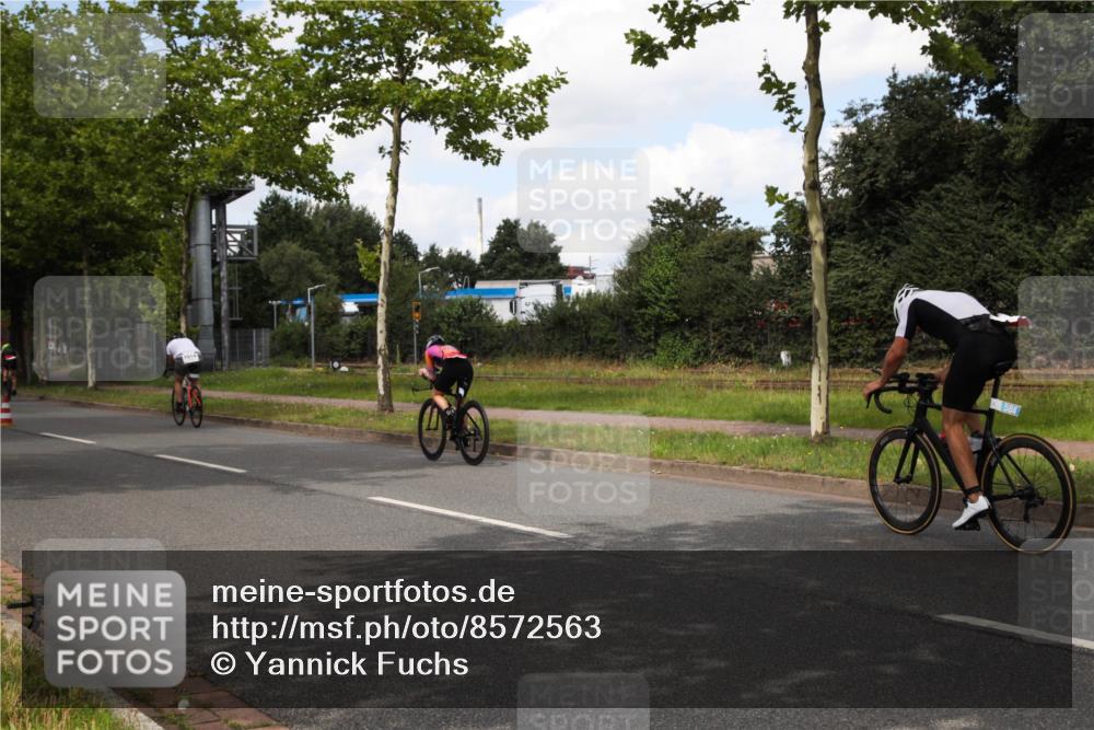10.08.2025 - GEWOBA Citytriathlon Bremen Yannick Fuchs http://msf.ph/oto/8572563 10.08.2025 12:49:50 Radfahren 552, 637, 648, 666, 688, 689, 692, 715, 741, 856, 873, 922, 959 meine-sportfotos.de