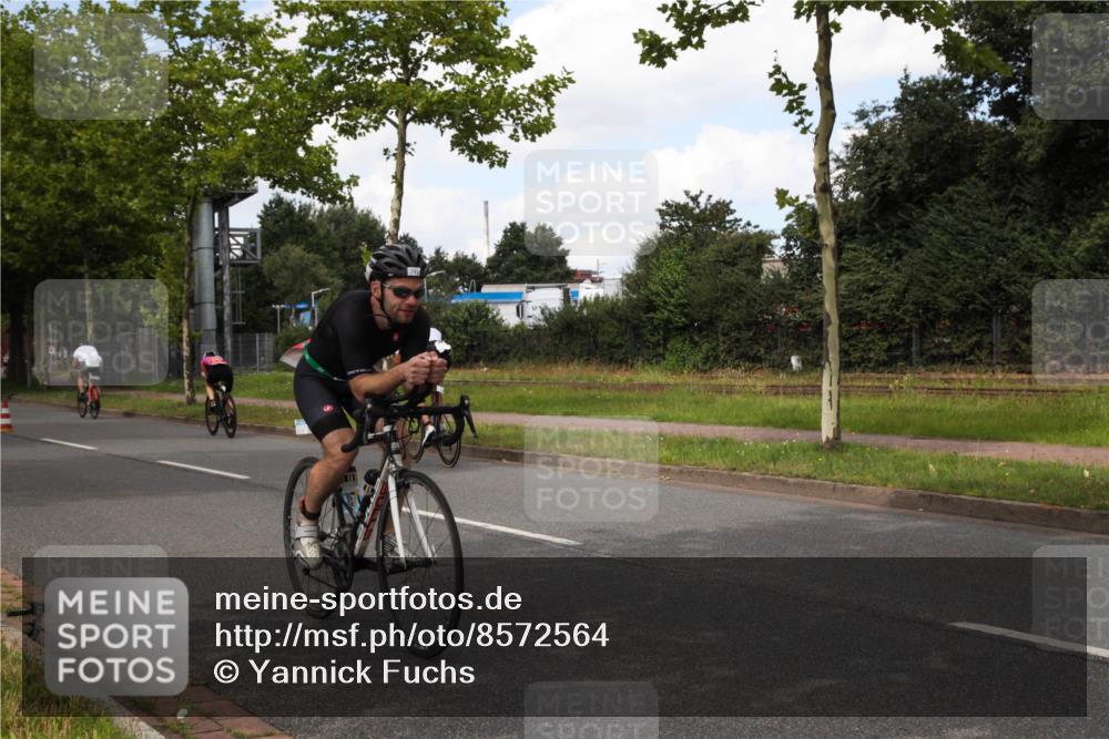 10.08.2025 - GEWOBA Citytriathlon Bremen Yannick Fuchs http://msf.ph/oto/8572564 10.08.2025 12:49:51 Radfahren 552, 637, 648, 666, 688, 689, 692, 715, 741, 856, 873, 922, 959 meine-sportfotos.de
