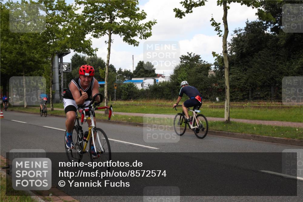 10.08.2025 - GEWOBA Citytriathlon Bremen Yannick Fuchs http://msf.ph/oto/8572574 10.08.2025 12:50:07 Radfahren 643, 722, 741, 752, 838, 852, 935, 959 meine-sportfotos.de
