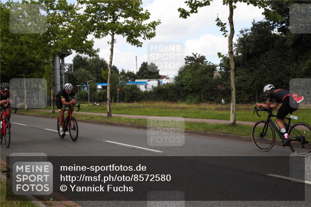 10.08.2025 - GEWOBA Citytriathlon Bremen Yannick Fuchs http://msf.ph/oto/8572580 10.08.2025 12:50:20 Radfahren 626, 643, 735, 752, 820, 852, 867 meine-sportfotos.de