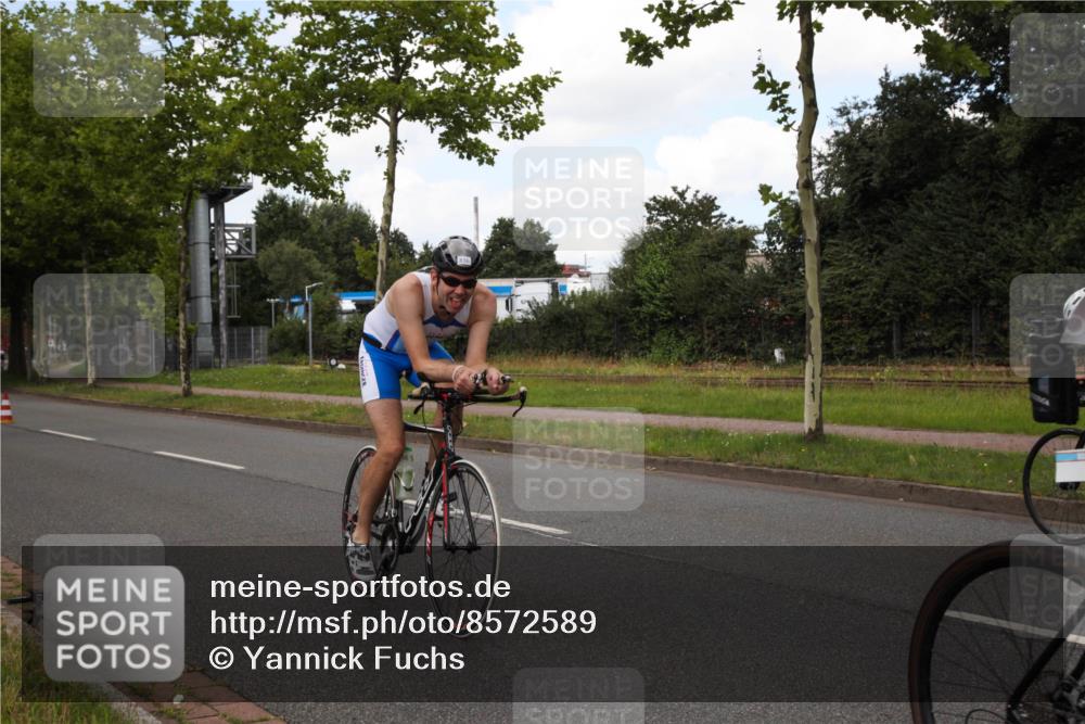 10.08.2025 - GEWOBA Citytriathlon Bremen Yannick Fuchs http://msf.ph/oto/8572589 10.08.2025 12:50:35 Radfahren 553, 584, 626, 735, 770, 824, 836, 859, 867, 914, 1016 meine-sportfotos.de