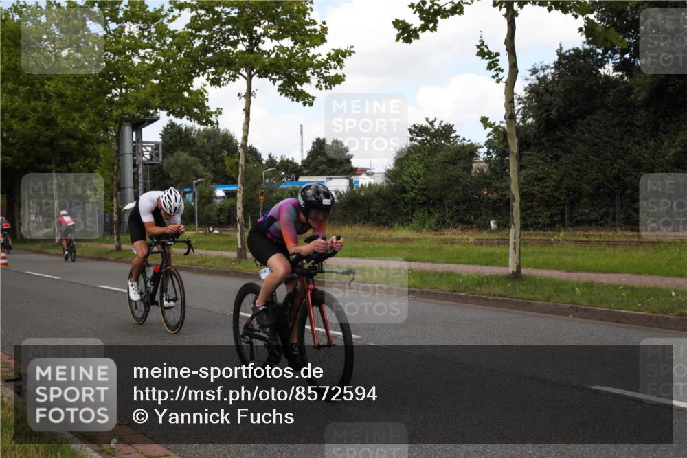 10.08.2025 - GEWOBA Citytriathlon Bremen Yannick Fuchs http://msf.ph/oto/8572594 10.08.2025 12:50:38 Radfahren 553, 584, 626, 735, 770, 824, 836, 859, 867, 914, 1016 meine-sportfotos.de