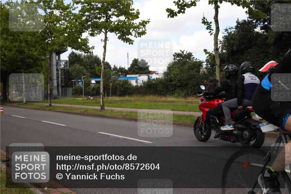 10.08.2025 - GEWOBA Citytriathlon Bremen Yannick Fuchs http://msf.ph/oto/8572604 10.08.2025 12:50:55 Radfahren 681, 776, 894, 937, 1016 meine-sportfotos.de