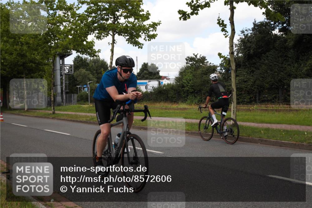 10.08.2025 - GEWOBA Citytriathlon Bremen Yannick Fuchs http://msf.ph/oto/8572606 10.08.2025 12:51:01 Radfahren 551, 681, 768, 776, 894, 924, 937 meine-sportfotos.de