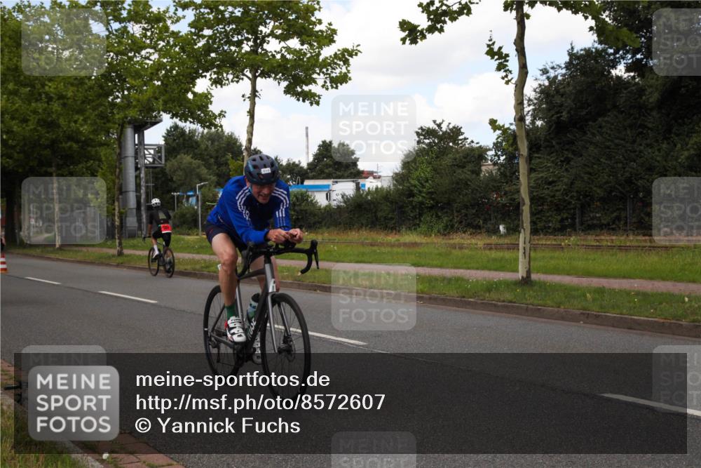 10.08.2025 - GEWOBA Citytriathlon Bremen Yannick Fuchs http://msf.ph/oto/8572607 10.08.2025 12:51:02 Radfahren 551, 681, 719, 768, 776, 894, 924, 937 meine-sportfotos.de