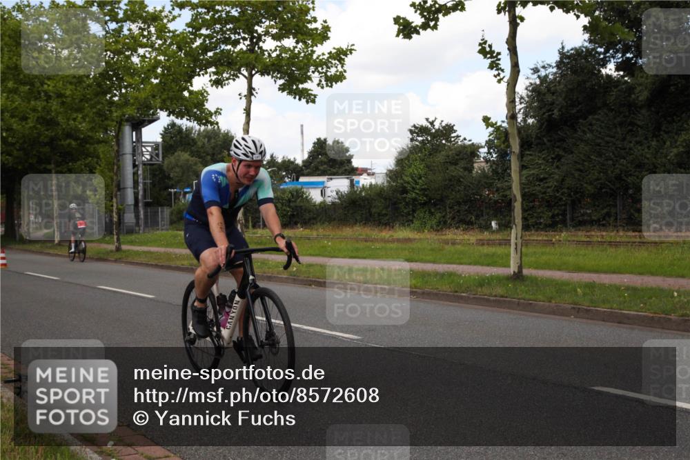 10.08.2025 - GEWOBA Citytriathlon Bremen Yannick Fuchs http://msf.ph/oto/8572608 10.08.2025 12:51:03 Radfahren 551, 681, 719, 768, 776, 894, 924, 937 meine-sportfotos.de