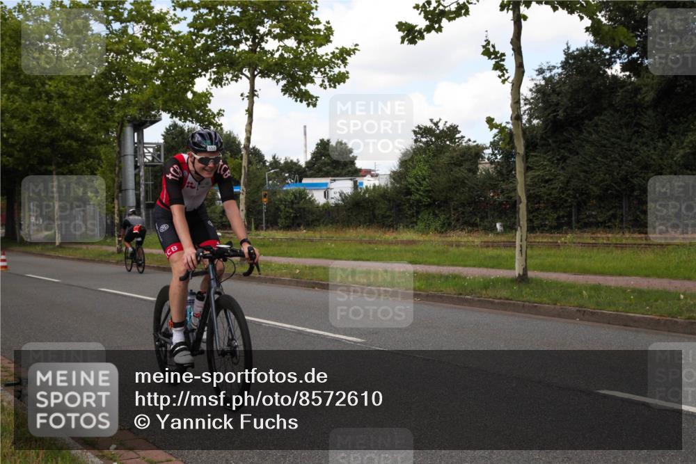 10.08.2025 - GEWOBA Citytriathlon Bremen Yannick Fuchs http://msf.ph/oto/8572610 10.08.2025 12:51:07 Radfahren 551, 681, 719, 768, 776, 894, 924 meine-sportfotos.de