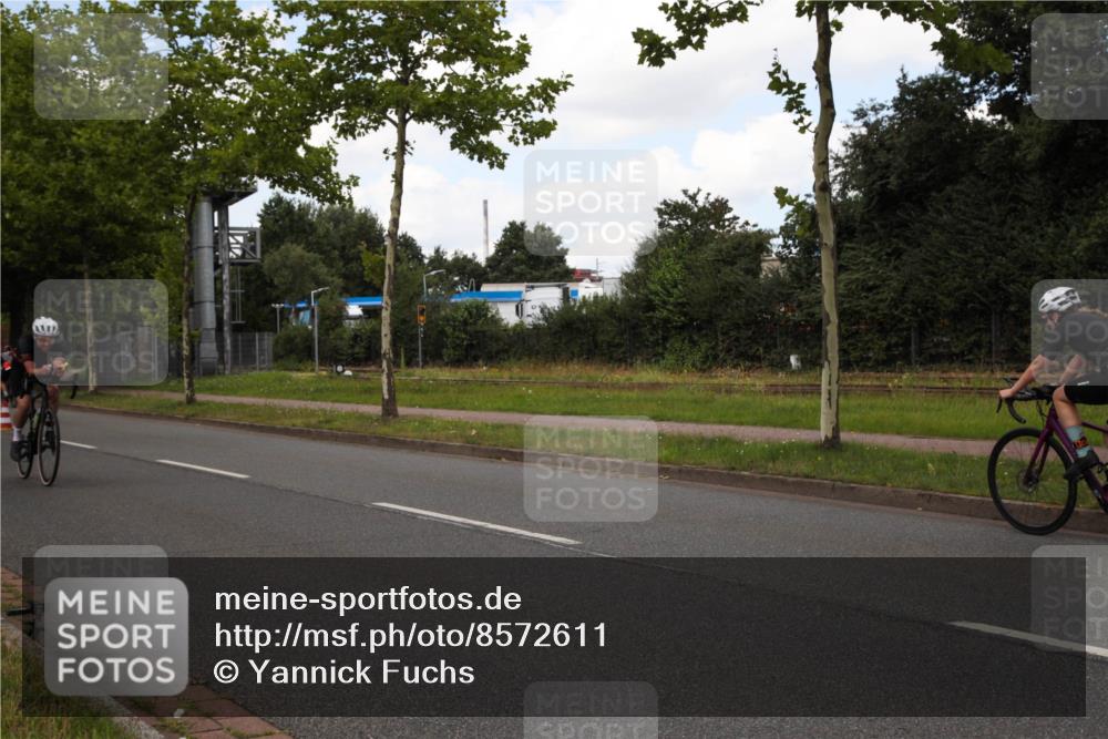 10.08.2025 - GEWOBA Citytriathlon Bremen Yannick Fuchs http://msf.ph/oto/8572611 10.08.2025 12:51:09 Radfahren 551, 681, 719, 768, 776, 894, 924 meine-sportfotos.de
