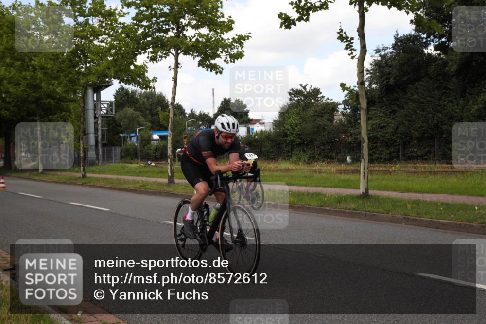 10.08.2025 - GEWOBA Citytriathlon Bremen Yannick Fuchs http://msf.ph/oto/8572612 10.08.2025 12:51:10 Radfahren 551, 681, 719, 768, 776, 894, 924 meine-sportfotos.de
