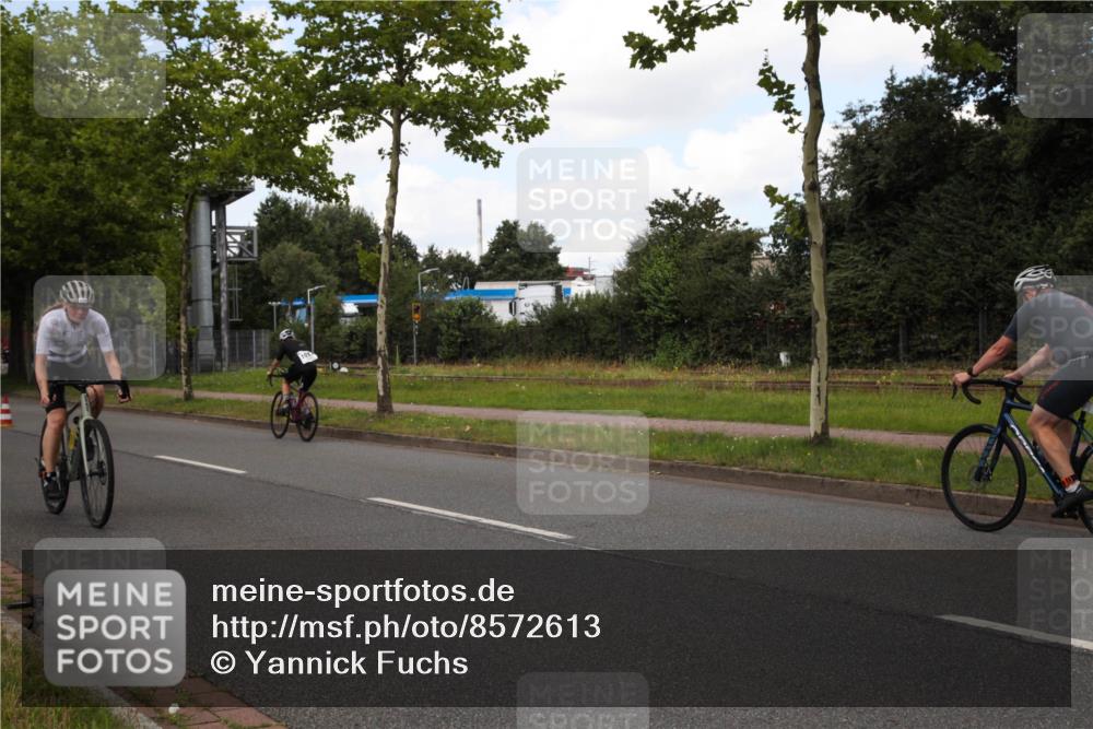 10.08.2025 - GEWOBA Citytriathlon Bremen Yannick Fuchs http://msf.ph/oto/8572613 10.08.2025 12:51:11 Radfahren 551, 681, 719, 768, 776, 894, 924 meine-sportfotos.de