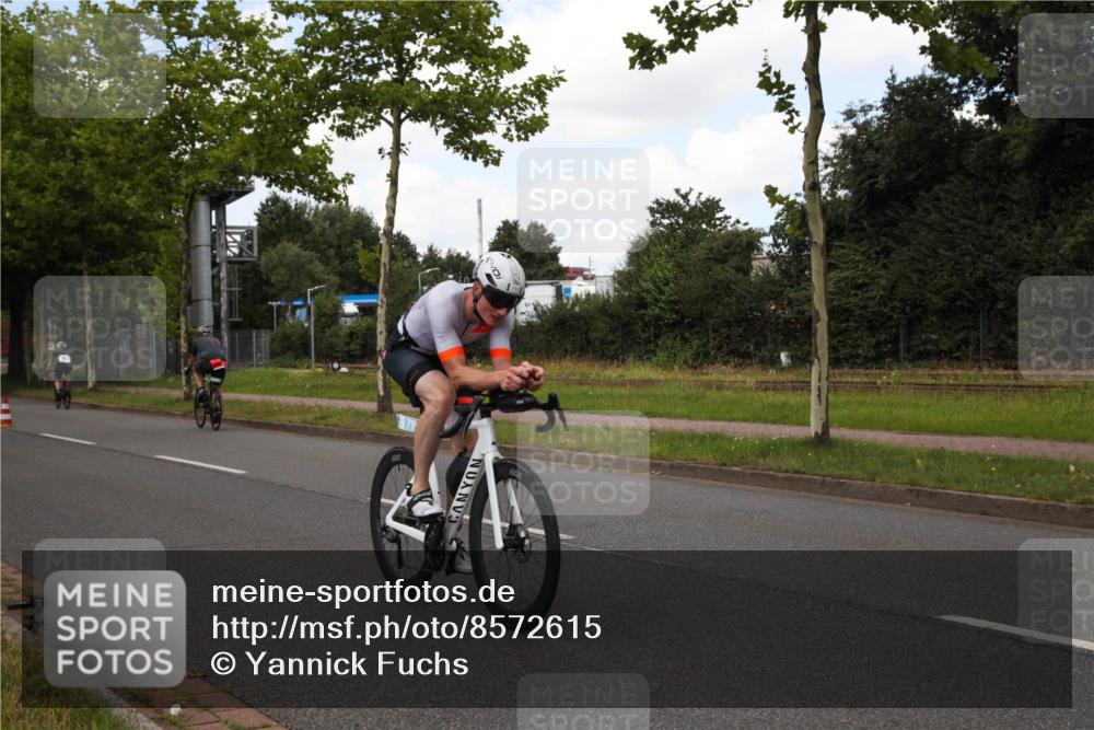 10.08.2025 - GEWOBA Citytriathlon Bremen Yannick Fuchs http://msf.ph/oto/8572615 10.08.2025 12:51:13 Radfahren 551, 667, 681, 719, 768, 776, 924 meine-sportfotos.de