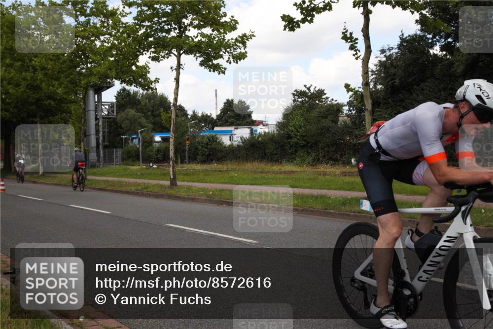 10.08.2025 - GEWOBA Citytriathlon Bremen Yannick Fuchs http://msf.ph/oto/8572616 10.08.2025 12:51:13 Radfahren 551, 667, 681, 719, 768, 776, 924 meine-sportfotos.de