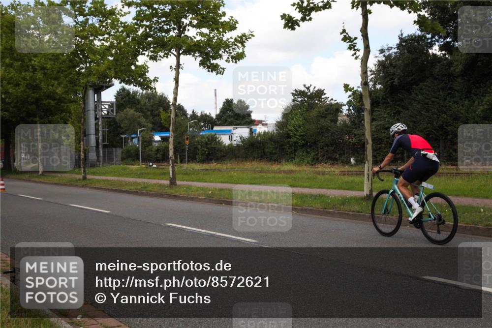 10.08.2025 - GEWOBA Citytriathlon Bremen Yannick Fuchs http://msf.ph/oto/8572621 10.08.2025 12:51:22 Radfahren 556, 667, 719, 768, 822, 912, 924 meine-sportfotos.de