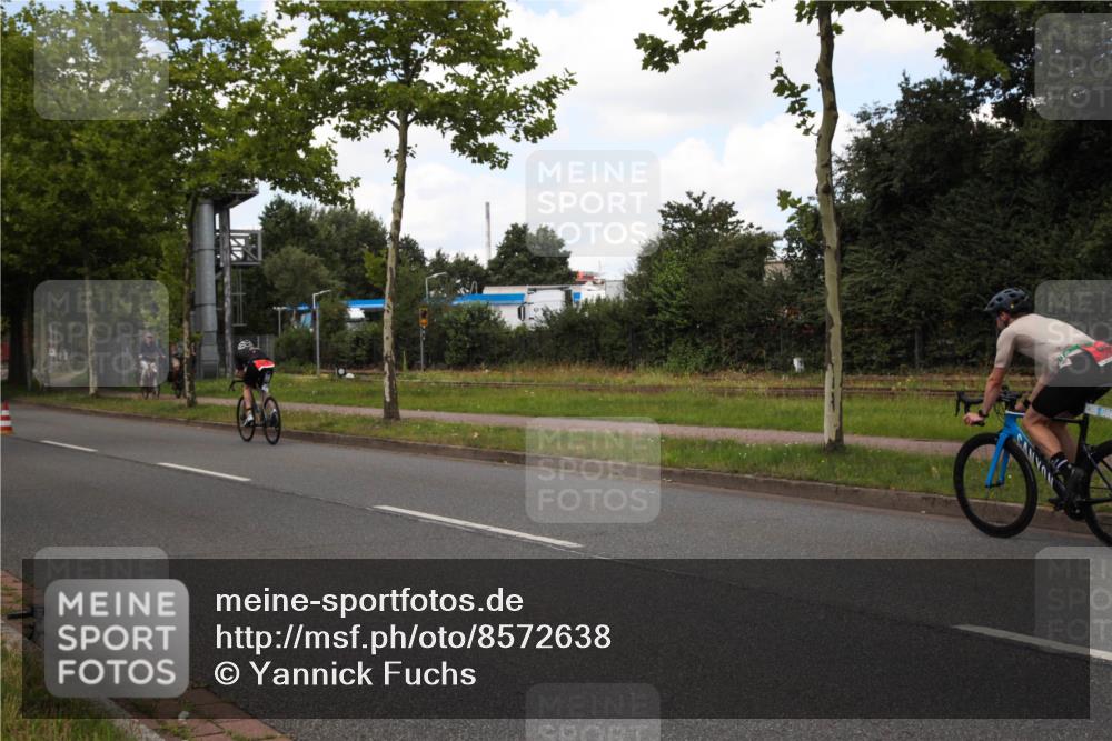10.08.2025 - GEWOBA Citytriathlon Bremen Yannick Fuchs http://msf.ph/oto/8572638 10.08.2025 12:51:50 Radfahren 575, 604, 664, 680, 855 meine-sportfotos.de