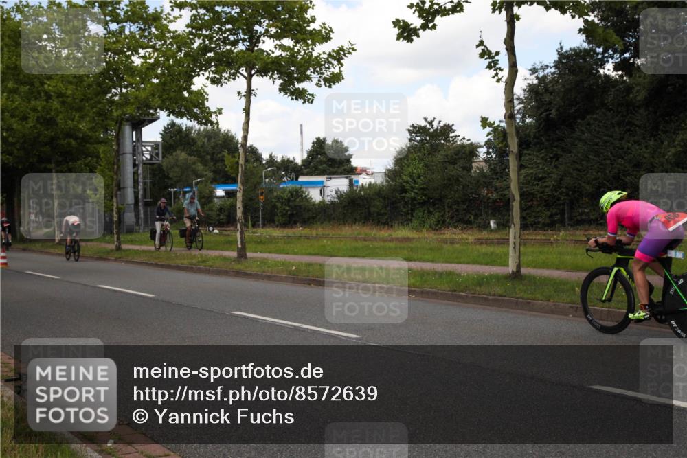 10.08.2025 - GEWOBA Citytriathlon Bremen Yannick Fuchs http://msf.ph/oto/8572639 10.08.2025 12:51:52 Radfahren 575, 604, 664, 680, 855 meine-sportfotos.de