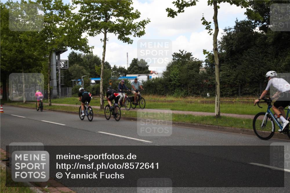 10.08.2025 - GEWOBA Citytriathlon Bremen Yannick Fuchs http://msf.ph/oto/8572641 10.08.2025 12:51:54 Radfahren 604, 664, 680, 855 meine-sportfotos.de