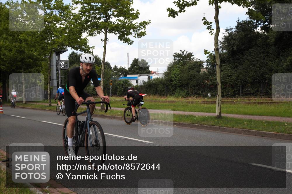 10.08.2025 - GEWOBA Citytriathlon Bremen Yannick Fuchs http://msf.ph/oto/8572644 10.08.2025 12:51:58 Radfahren 604, 664, 708, 738, 973, 977, 1017 meine-sportfotos.de