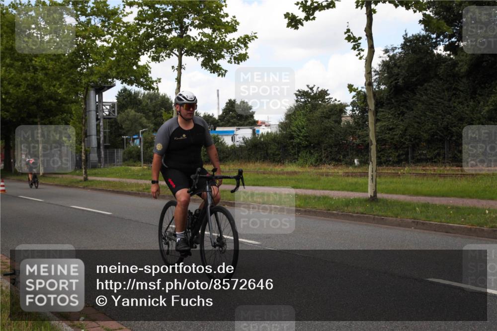 10.08.2025 - GEWOBA Citytriathlon Bremen Yannick Fuchs http://msf.ph/oto/8572646 10.08.2025 12:52:02 Radfahren 604, 664, 708, 738, 905, 973, 977, 1017 meine-sportfotos.de