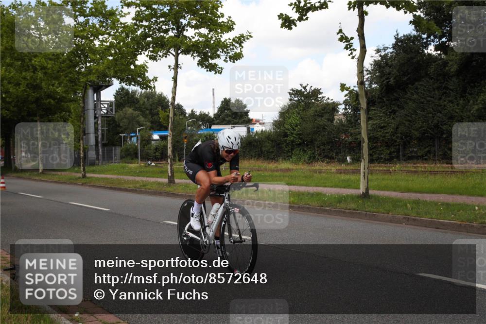 10.08.2025 - GEWOBA Citytriathlon Bremen Yannick Fuchs http://msf.ph/oto/8572648 10.08.2025 12:52:07 Radfahren 604, 664, 708, 738, 891, 905, 973, 977, 1017, 1037 meine-sportfotos.de