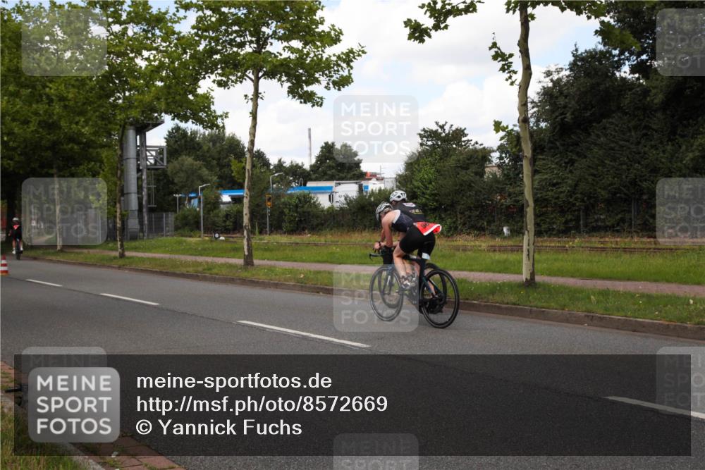 10.08.2025 - GEWOBA Citytriathlon Bremen Yannick Fuchs http://msf.ph/oto/8572669 10.08.2025 12:52:37 Radfahren 565, 579, 599, 603, 639, 642, 686, 701, 763, 834, 858, 919, 956 meine-sportfotos.de