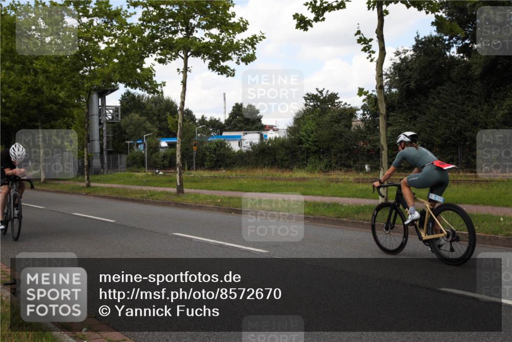 10.08.2025 - GEWOBA Citytriathlon Bremen Yannick Fuchs http://msf.ph/oto/8572670 10.08.2025 12:52:41 Radfahren 565, 579, 635, 639, 642, 686, 763, 915, 919, 956 meine-sportfotos.de