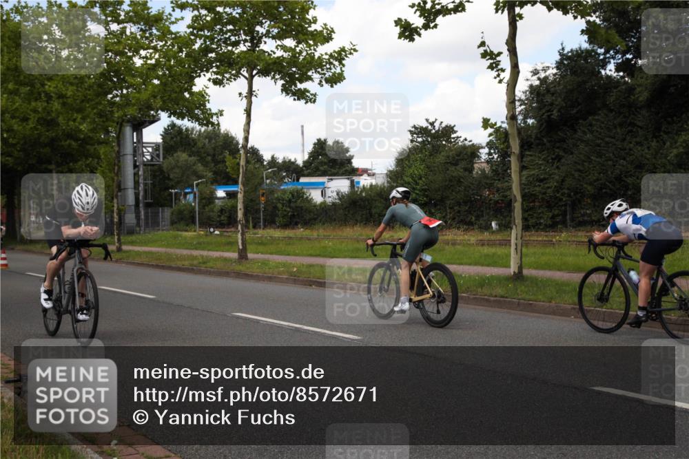 10.08.2025 - GEWOBA Citytriathlon Bremen Yannick Fuchs http://msf.ph/oto/8572671 10.08.2025 12:52:41 Radfahren 565, 579, 635, 639, 642, 686, 763, 915, 919, 956 meine-sportfotos.de