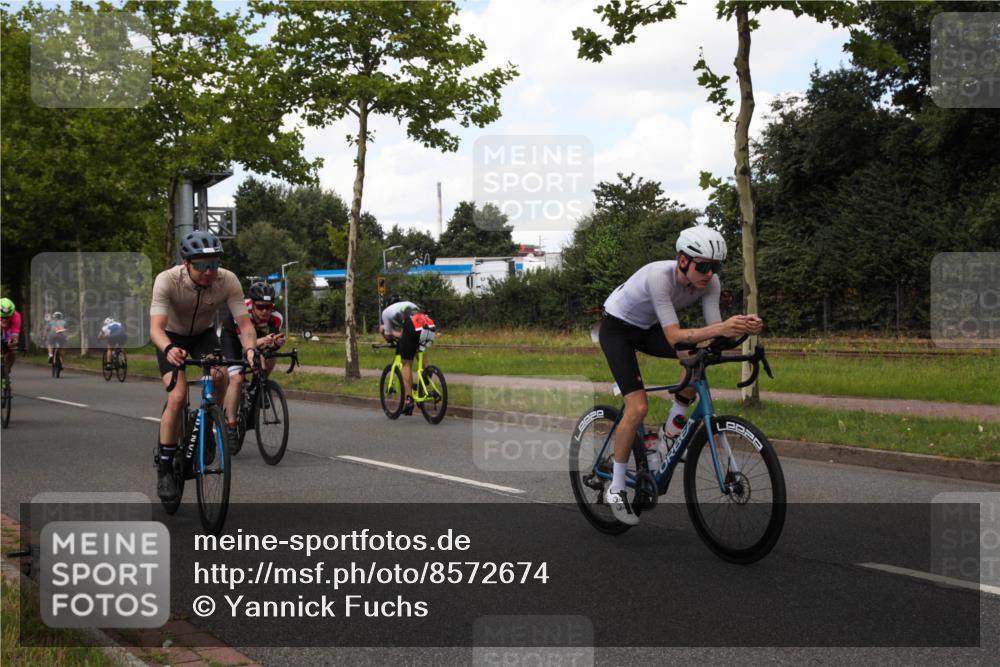 10.08.2025 - GEWOBA Citytriathlon Bremen Yannick Fuchs http://msf.ph/oto/8572674 10.08.2025 12:52:44 Radfahren 565, 579, 635, 639, 642, 686, 763, 915, 919, 956 meine-sportfotos.de