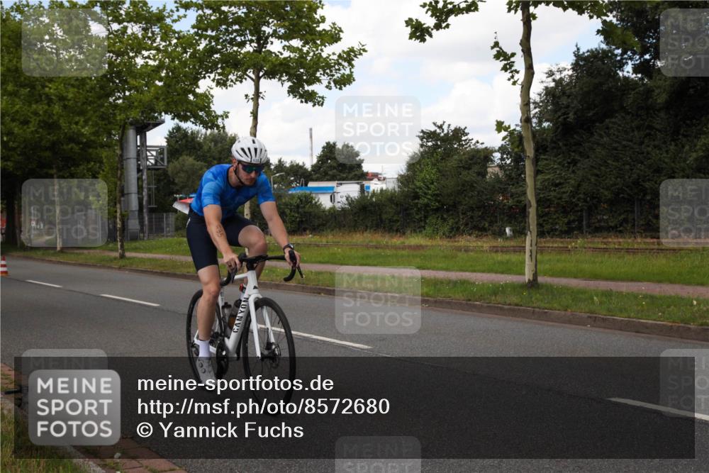 10.08.2025 - GEWOBA Citytriathlon Bremen Yannick Fuchs http://msf.ph/oto/8572680 10.08.2025 12:52:52 Radfahren 565, 579, 635, 642, 686, 763, 895, 915, 919, 956 meine-sportfotos.de