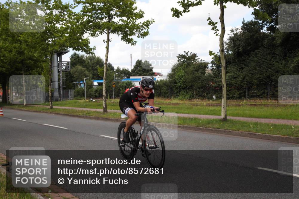 10.08.2025 - GEWOBA Citytriathlon Bremen Yannick Fuchs http://msf.ph/oto/8572681 10.08.2025 12:52:55 Radfahren 565, 635, 642, 686, 763, 833, 895, 915, 919, 956 meine-sportfotos.de