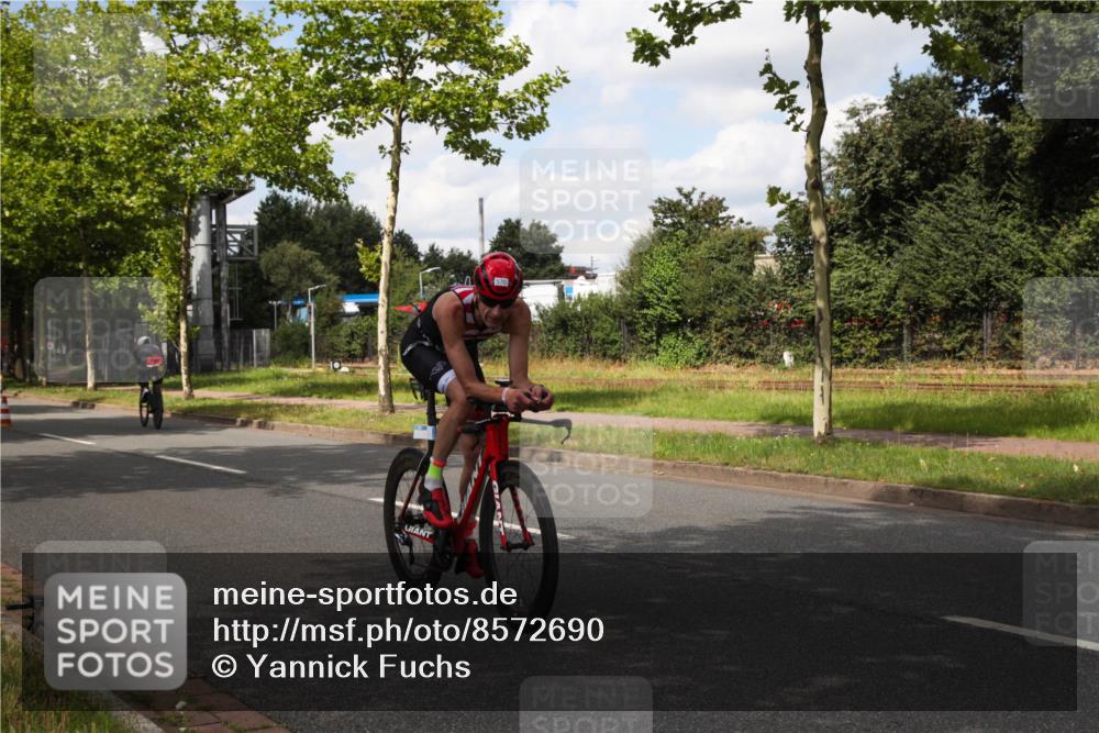 10.08.2025 - GEWOBA Citytriathlon Bremen Yannick Fuchs http://msf.ph/oto/8572690 10.08.2025 12:53:19 Radfahren 570, 734, 759, 872, 902, 966 meine-sportfotos.de