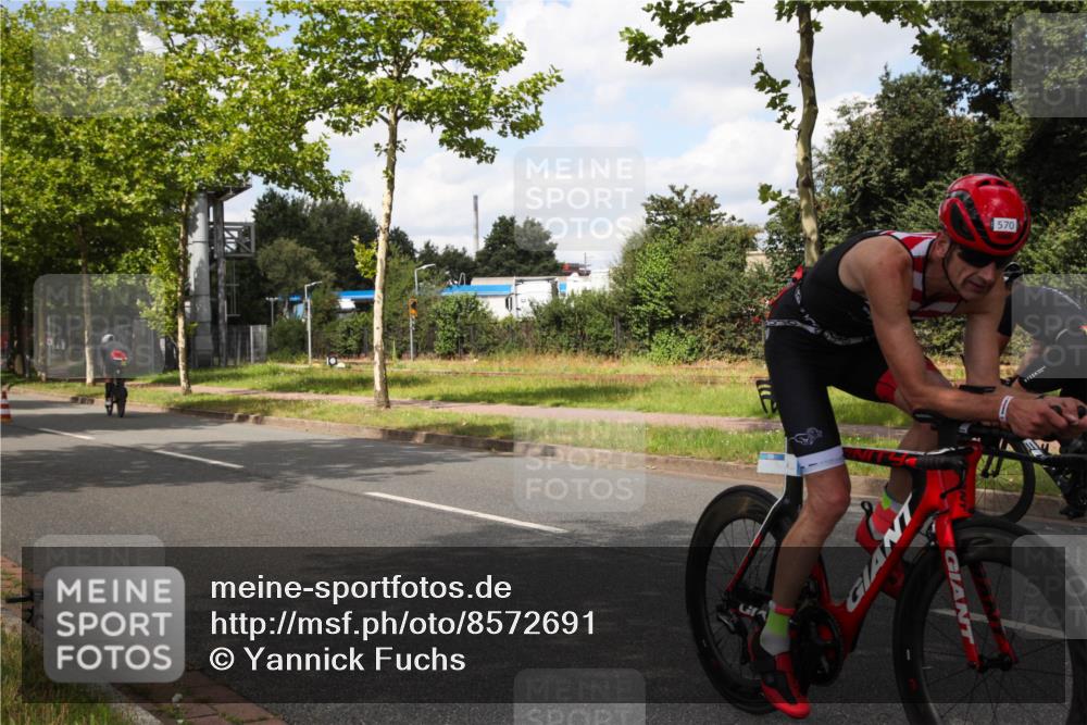 10.08.2025 - GEWOBA Citytriathlon Bremen Yannick Fuchs http://msf.ph/oto/8572691 10.08.2025 12:53:19 Radfahren 570, 734, 759, 872, 902, 966 meine-sportfotos.de