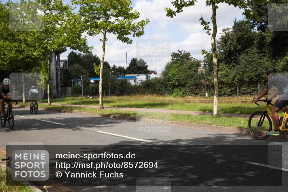 10.08.2025 - GEWOBA Citytriathlon Bremen Yannick Fuchs http://msf.ph/oto/8572694 10.08.2025 12:53:23 Radfahren 570, 631, 734, 759, 872, 902, 933, 966 meine-sportfotos.de