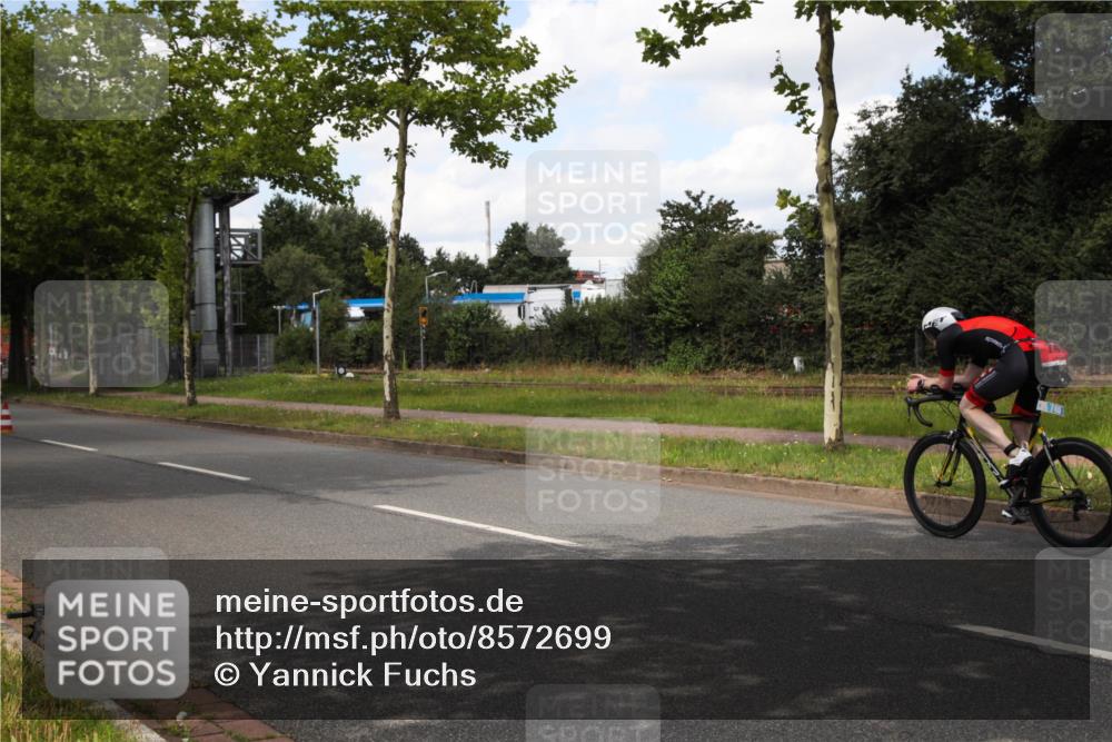 10.08.2025 - GEWOBA Citytriathlon Bremen Yannick Fuchs http://msf.ph/oto/8572699 10.08.2025 12:53:28 Radfahren 570, 631, 734, 759, 872, 902, 933, 966, 1035 meine-sportfotos.de