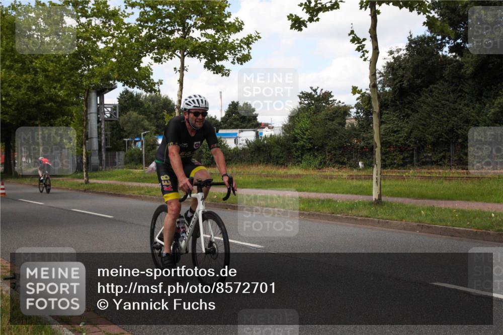 10.08.2025 - GEWOBA Citytriathlon Bremen Yannick Fuchs http://msf.ph/oto/8572701 10.08.2025 12:53:30 Radfahren 570, 631, 759, 872, 902, 933, 966, 1035 meine-sportfotos.de
