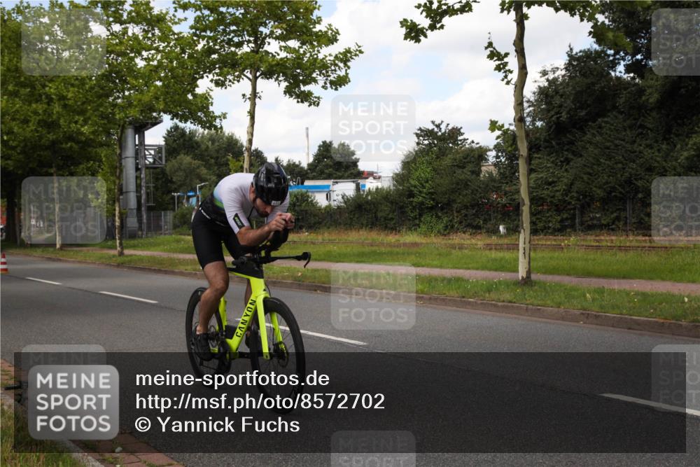 10.08.2025 - GEWOBA Citytriathlon Bremen Yannick Fuchs http://msf.ph/oto/8572702 10.08.2025 12:53:32 Radfahren 570, 631, 759, 872, 902, 933, 966, 1035 meine-sportfotos.de