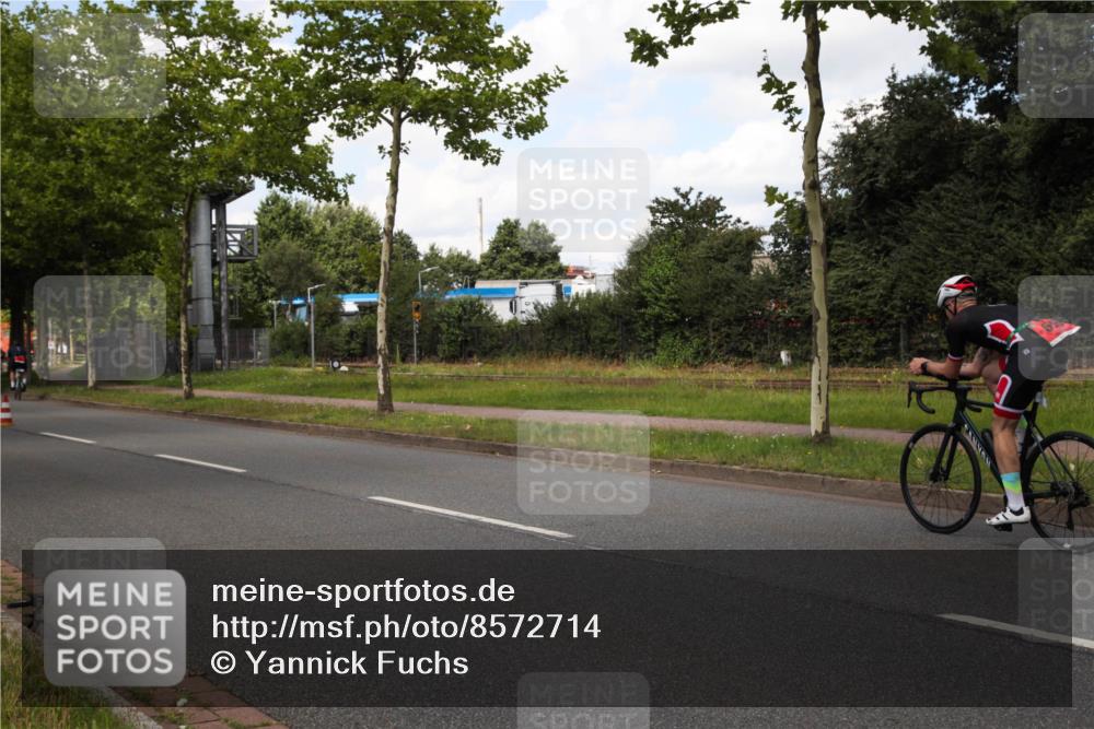 10.08.2025 - GEWOBA Citytriathlon Bremen Yannick Fuchs http://msf.ph/oto/8572714 10.08.2025 12:53:49 Radfahren 739, 1035 meine-sportfotos.de