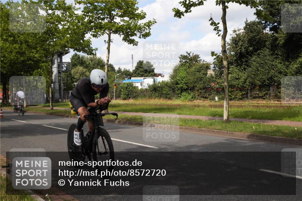 10.08.2025 - GEWOBA Citytriathlon Bremen Yannick Fuchs http://msf.ph/oto/8572720 10.08.2025 12:54:02 Radfahren 742, 750, 797, 1006, 1032, 1039 meine-sportfotos.de