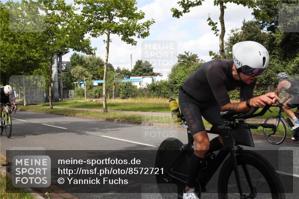 10.08.2025 - GEWOBA Citytriathlon Bremen Yannick Fuchs http://msf.ph/oto/8572721 10.08.2025 12:54:03 Radfahren 742, 750, 797, 1006, 1032, 1039 meine-sportfotos.de