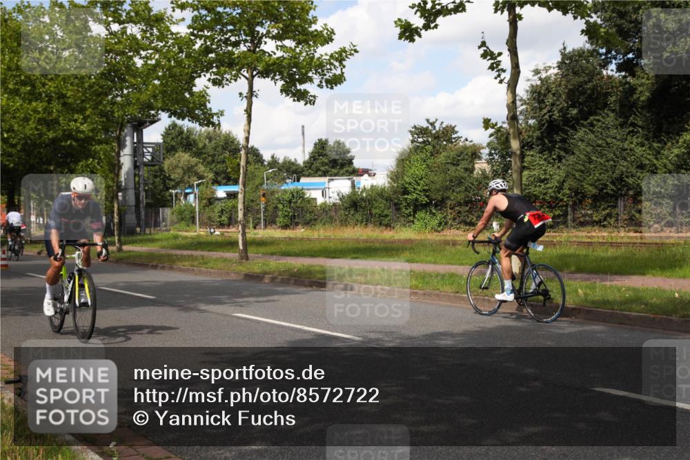 10.08.2025 - GEWOBA Citytriathlon Bremen Yannick Fuchs http://msf.ph/oto/8572722 10.08.2025 12:54:03 Radfahren 742, 750, 797, 1006, 1032, 1039 meine-sportfotos.de