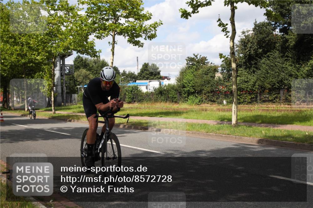 10.08.2025 - GEWOBA Citytriathlon Bremen Yannick Fuchs http://msf.ph/oto/8572728 10.08.2025 12:54:10 Radfahren 618, 707, 740, 742, 750, 797, 1006, 1032, 1039 meine-sportfotos.de